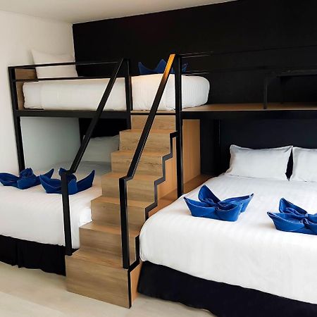 The Wide Condotel - Phuket Esterno foto