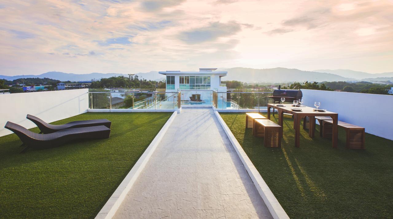 The Wide Condotel - Phuket Esterno foto